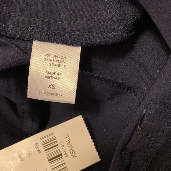 New York & Company - Women's Straight Leg Pull-On Stretch Pants (NWT) - Picture 6 of 6